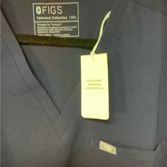 NWT FIGS Catarina one pocket blue scrub top Size 2x - Picture 4 of 4